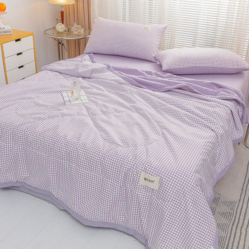 4 Piece Cozy Quilt Bed Sheet with Polyester Fiber